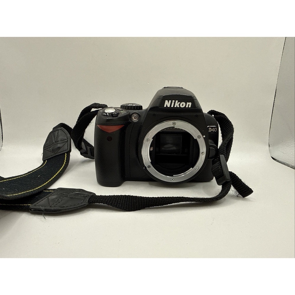 Nikon D D40 6.1 MP Digital SLR Camera ( body only ) UNTESTED
